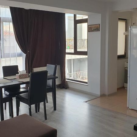 Apartament Lulu Mamaia Nord, 3 Minute De Plaja Năvodari Exteriér fotografie