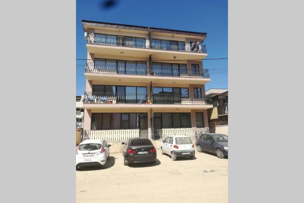 Apartament Lulu Mamaia Nord, 3 Minute De Plaja Năvodari Exteriér fotografie