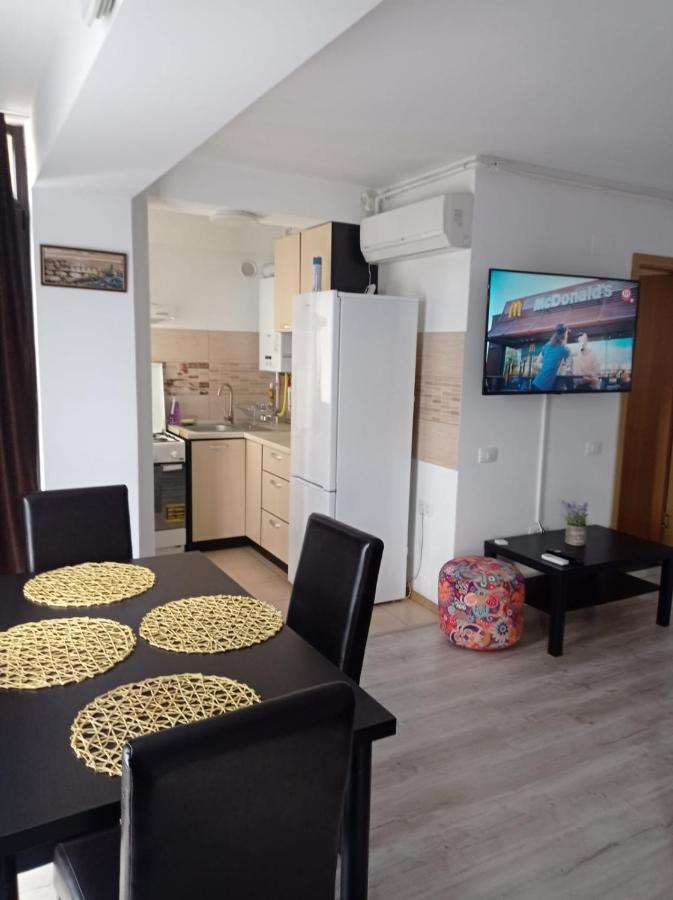Apartament Lulu Mamaia Nord, 3 Minute De Plaja Năvodari Exteriér fotografie